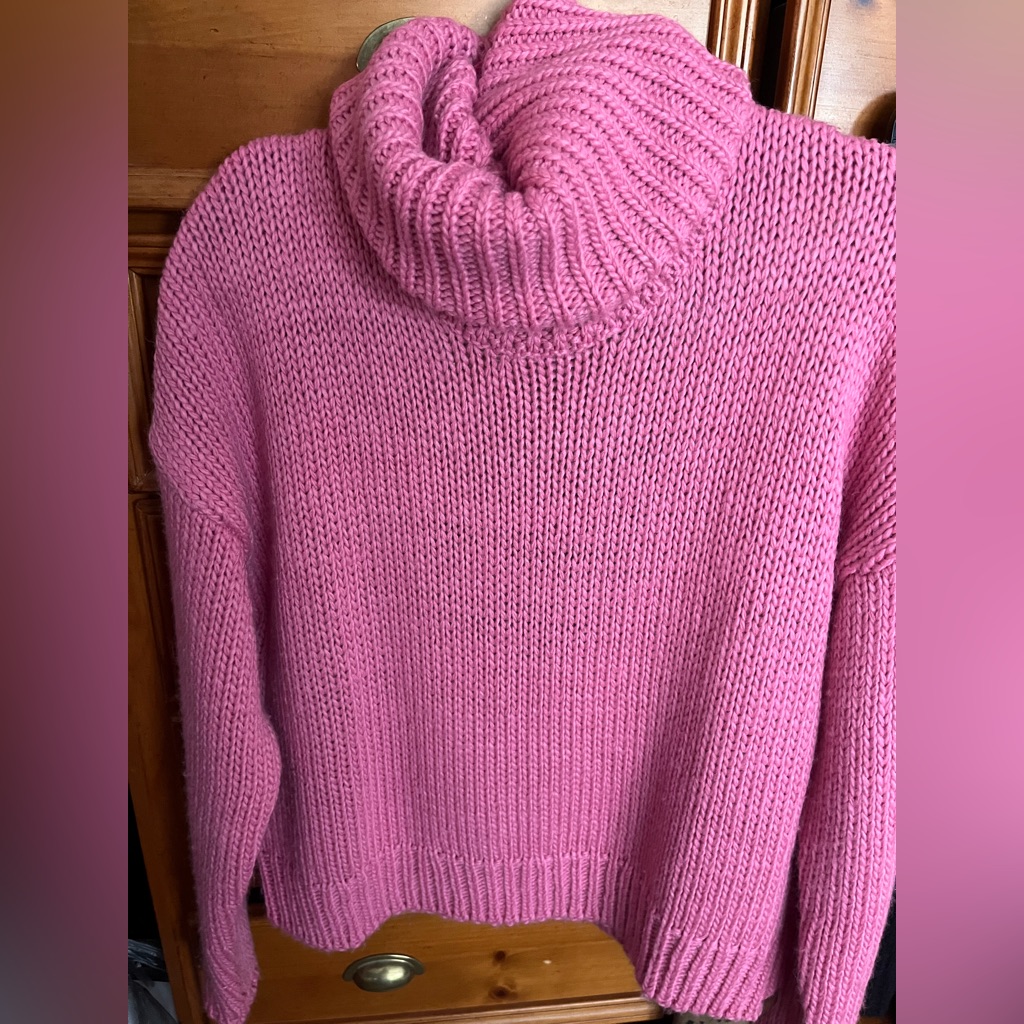 One Teaspoon Turtle Neck Sweater. Size Small